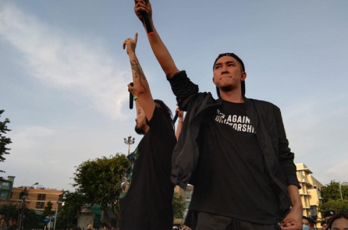Tailândia detém manifestantes pró-democracia