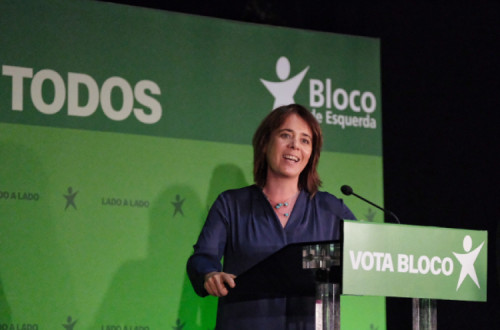 Catarina Martins apelou aos jovens a que "votem pelo planeta e pelo futuro" – Foto de Paula Nunes