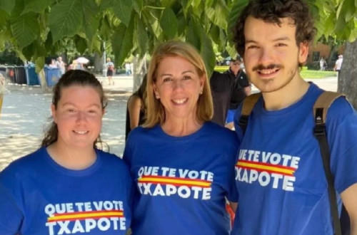 Juventude do PP da regiao de Madrid com t-shirts com o slogan "Que te vote Txapote