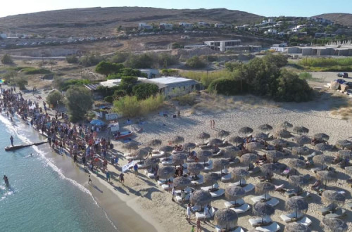 Manifestantes em Paros. Foto do Twitter.