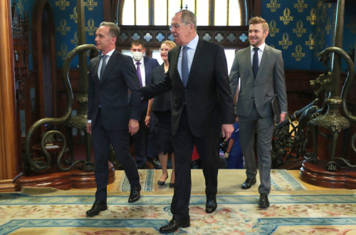 Ministro dos Negócios Estrangeiros da Alemanha, Heiko Maas, deslocou-se a Moscovo para reunir com o seu homónimo, Serguei Lavrov. Fonte: Ministério Negócios Estrangeiros da Rússia, via Agência Lusa.