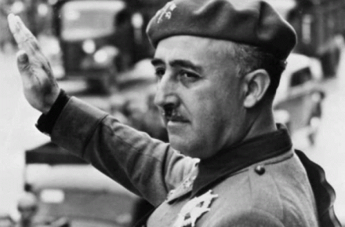 Restos mortais do ditador Francisco Franco exumados em Madrid