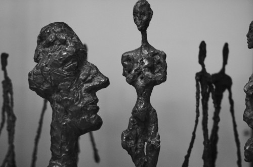 Peter Lindbergh, Head on a Stand (Head without a Skull) and other Sculptures, Paris, 2017. Foto: Peter Lindbergh Foundation