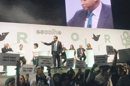 Protesto da Greve Climática Estudantil de Lisboa na cerimónia da Capital Verde 2020