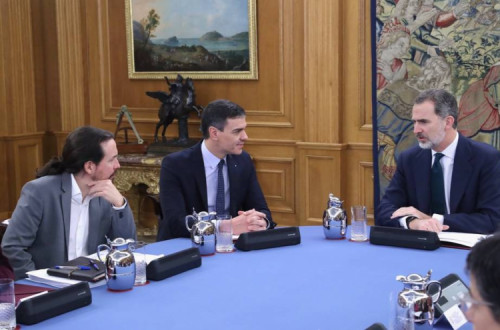 Pablo Iglesias, Pedro Sánchez e Felipe VI