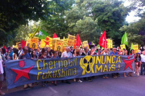 “Chernobyl Fukushima nunca mais”, manifestação em Cáceres pelo encerramento da central de Almaraz, junho de 2016 