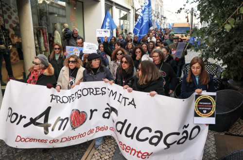Professores manifestam-se em Beja. Foto de Nuno Veiga/Lusa.