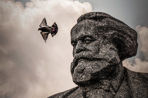 Monumento a Marx frente ao Teatro Bolshoi. Moscovo. Foto de Txetxu./Flickr.