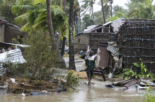 Destruição em Quelimane. Foto de ANDRÉ CATUEIRA/EPA/Lusa.