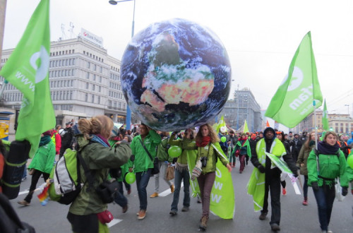 Ativistas da Oxfam numa manifestação em 2013. Foto: Oxfam International/Flickr.