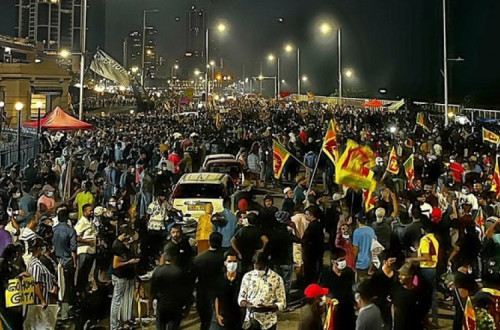 Manifestações no Sri Lanka. Foto publicada pelo LAnticapitaliste.