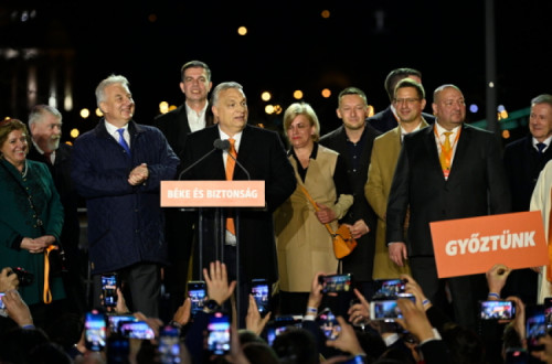 Viktor Órban e o seu partido Fidesz venceram as eleições gerais na Hungria, 3 de abril de 2022 – Foto de Szilard Koszticsak/Epa/Lusa