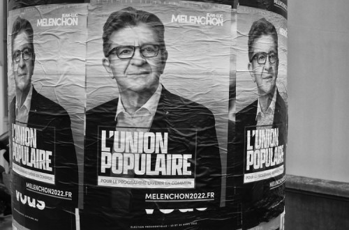 Cartazes da campanha presidencial de Mélenchon. Foto de Caratello/Flickr.