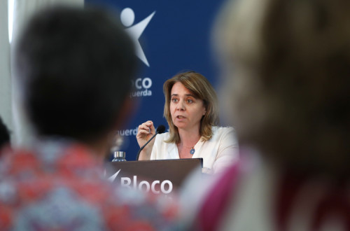 Catarina Martins este sábado no Encontro Nacional de Saúde do Bloco de Esquerda. Foto de ANTÓNIO PEDRO SANTOS/Lusa.