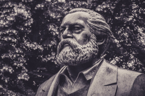 Karl Marx, estátua - fotos de vermelho.org
