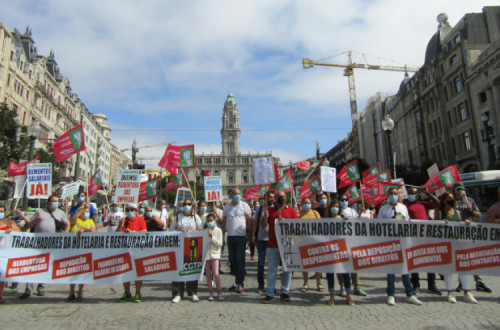 Manifestação de trabalhadores da hotelaria no Porto. Foto CGTP.