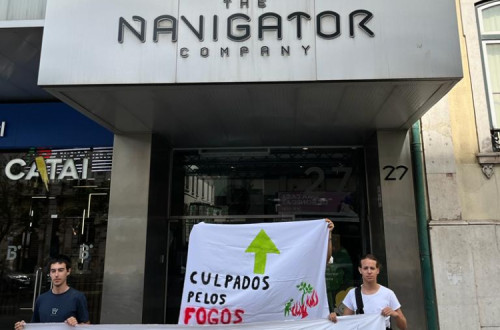 Ação de denúncia pela Justiça Climática - Foto de climaximo