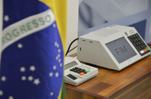 Urna eletrónica revolucionou processo eleitoral no Brasil