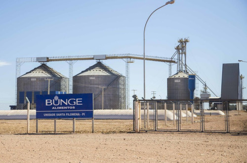 Área de abastecimento de grãos da Bunge, uma das multinacionais do agro-negócio. Unidade de Santa Filomena. Foto: Rosilene Miliotti/FASE/Flickr