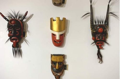 Máscaras de Carlos Ferreira na X Bienal da Máscara – Foto de Movimento da Terra de Miranda | Facebook