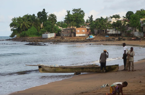 Praia Melão, São Tomé e Príncipe. Foto de David Stanley/Flickr.