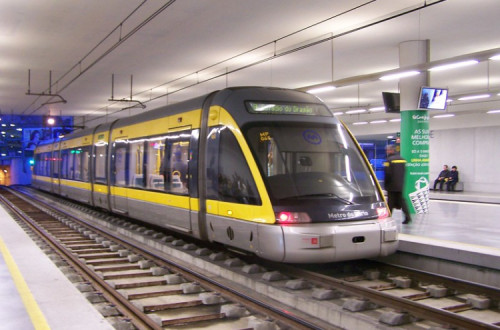 "Metro do Porto" – foto de Cornelius Kibelka, licença CC BY-SA 2.0 