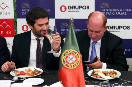 “Apoio financeiro ao Chega? Daqui até às eleições admito muita coisa”, disse Carlos Barbot.