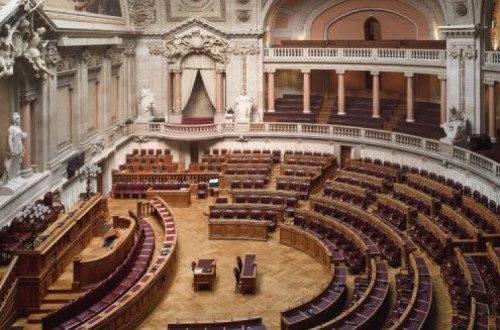 Hemiciclo da Assembleia da República. Foto de Carlos Pombo/Parlamento.pt.