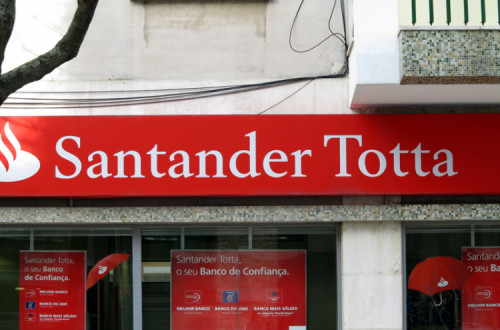 Banco Santander Tota. Foto de Paulete Matos.