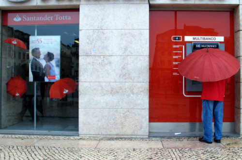 Banco Santander Tota. Foto de Paulete Matos.