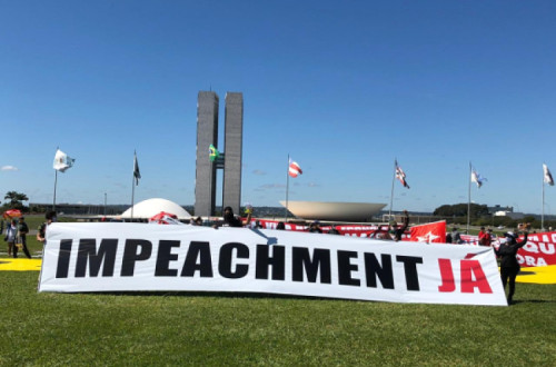 Pedido de destituição de Bolsonaro junta sete partidos e 400 movimentos sociais