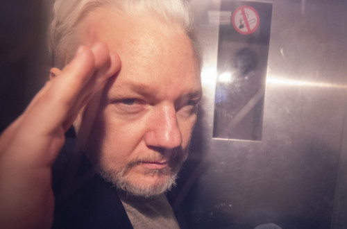 Assange pode morrer na prisão, alertam 60 médicos