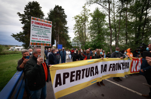 Comerciantes galegos de Feces de Abaixo exigiram reabertura da fronteira, 23 de abril de 2021 – Foto de Pedro Sarmento Costa/Lusa