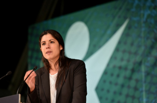 "Devemos alterar as metas prejudicando o investimento em serviços públicos ou devemos manter as metas e investir a folga orçamental?", questiona Mariana Mortágua
