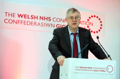 Mark Drakeford, primeiro-ministro de Gales, é da esquerda do Labour, tendo apoiado Jeremy Corbyn – Foto de NHS Confederation licenciado sob CC BY 2.0