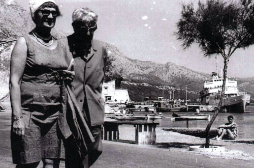 Karole e Ernst Bloch em Korčula. Foto do arquivo da Praxis.
