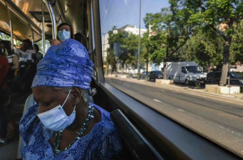 Efeitos da pandemia penalizam mais os imigrantes