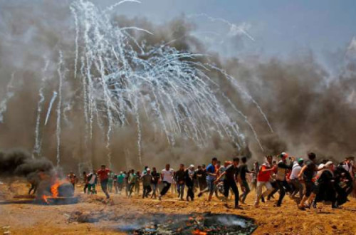 Num só dia, o funesto 14 de maio, sessenta manifestantes foram assassinados pelos soldados israelitas (que não têm nem um só ferido)