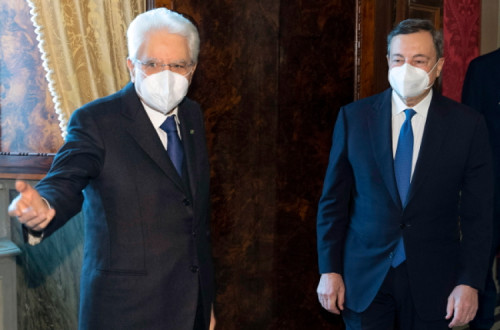 O presidente de Itália, Sergio Mattarella, indigitou para primeiro-ministro Mariro Draghi, antigo presidente do BCE - Foto do Palácio do Quirinal EPA/ Lusa