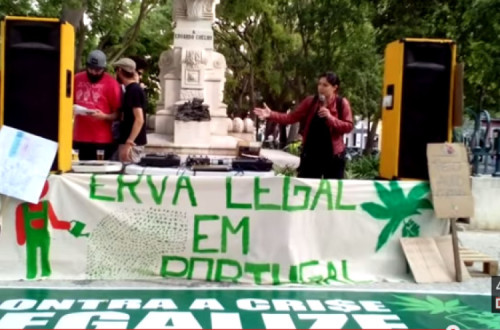 Mariana Mortágua esteve presente na marcha