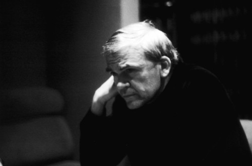 Milan Kundera em 1980. Foto de Elisa Cabot.