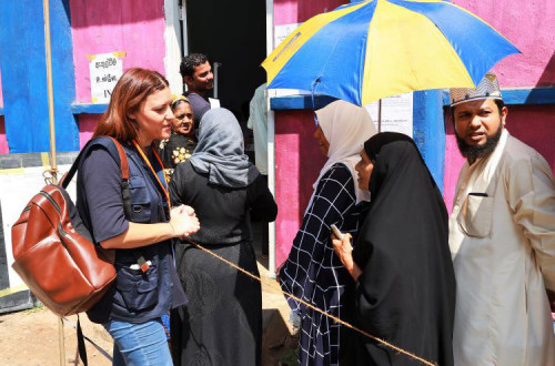Marisa Matias em Colombo no dia das eleições presidenciais no Sri Lanka