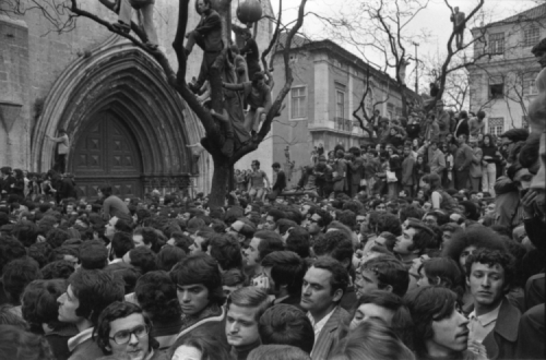 Largo do Carmo no 25 de Abril de 1974