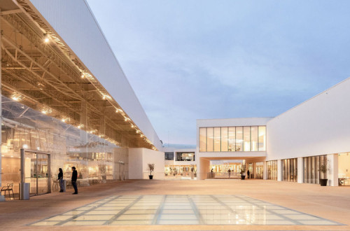 Biblioteca do campus de Carcavelos da Nova SBE, via https://www2.novasbe.unl.pt/pt/