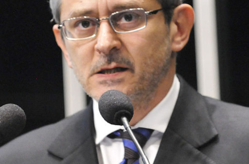 Otávio Frias Filho, diretor de redação do jornal Folha de S. Paulo e diretor editorial do Grupo Folha. Foto agência Senado.