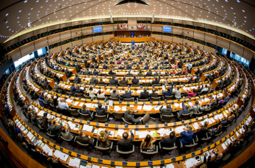 Os resultados das eleições europeias mostram crescente descontentamento do eleitorado destes países, traduzido nas quebras muito significativas dos dois principais grupos políticos: o PPE e os S&D