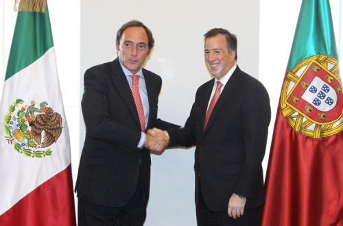 Na Foto: Paulo Portas de visita ao México em 2013.