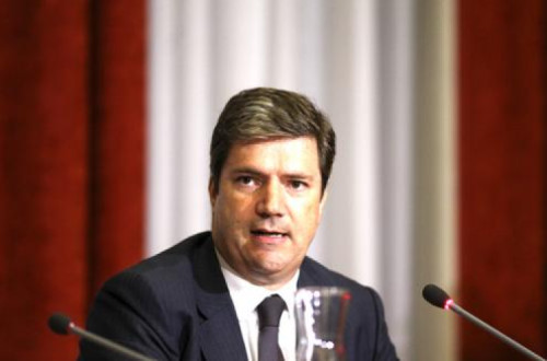Busca no gabinete do Secretário de Estado terá a ver com as suspeitas sobre a atribuição dos "vistos gold". Foto Pedro Nunes/Lusa. 