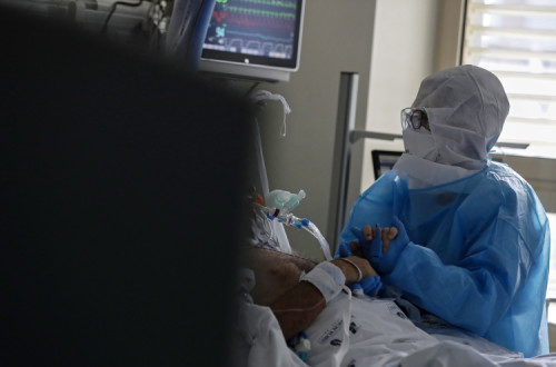Os dados do Portal do SNS, recolhidos desde 2014, não incluem informação da Inspeção-Geral das Atividades em Saúde, nem de hospitais em regime de parceria público-privada.