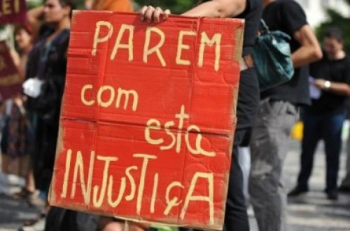 Na resposta às questões do Bloco, o Ministério da Educação reconhece a existência de erros e garante que estes poderão recorrer hierarquicamente, mantendo-se no procedimento e manifestando as suas preferências de colocação. Foto de Paulete Matos.